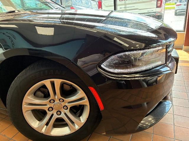 Used 2021 Dodge Charger SXT w/ Leather Interior Group image 2
