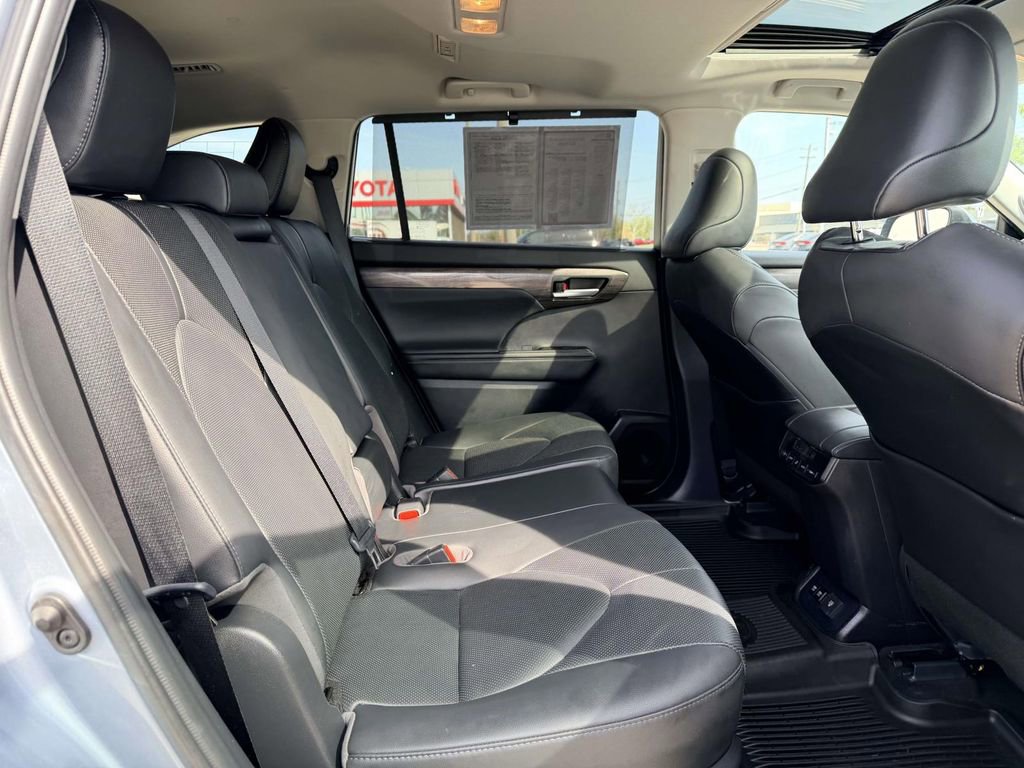 Certified 2020 Toyota Highlander Limited image 14