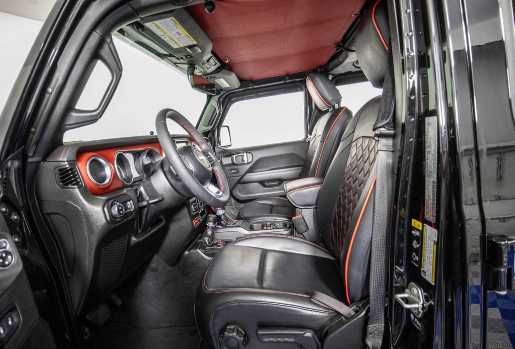 Used 2023 Jeep Gladiator Rubicon w/ LED Lighting Group AWD/4WD image 10