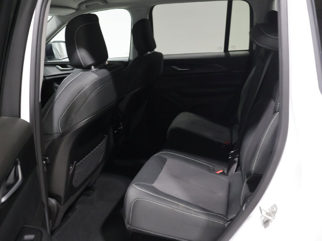 Certified 2023 Jeep Grand Cherokee Laredo AWD/4WD image 18