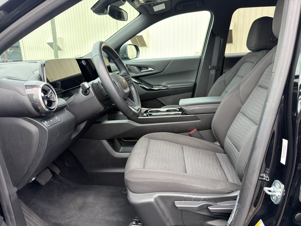 Used 2025 Chevrolet Equinox LT FWD image 19