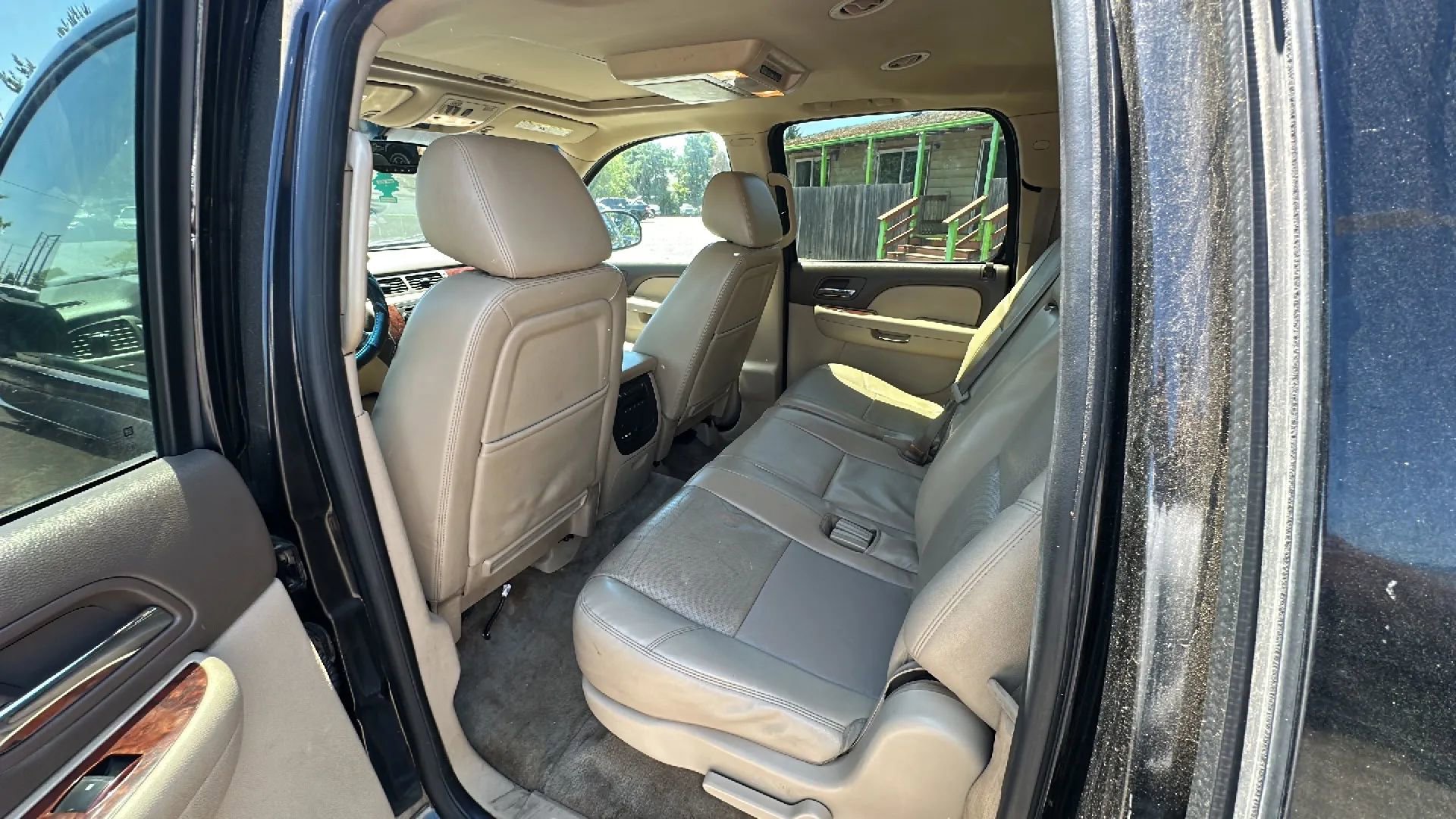 Used 2012 Chevrolet Suburban LTZ image 10