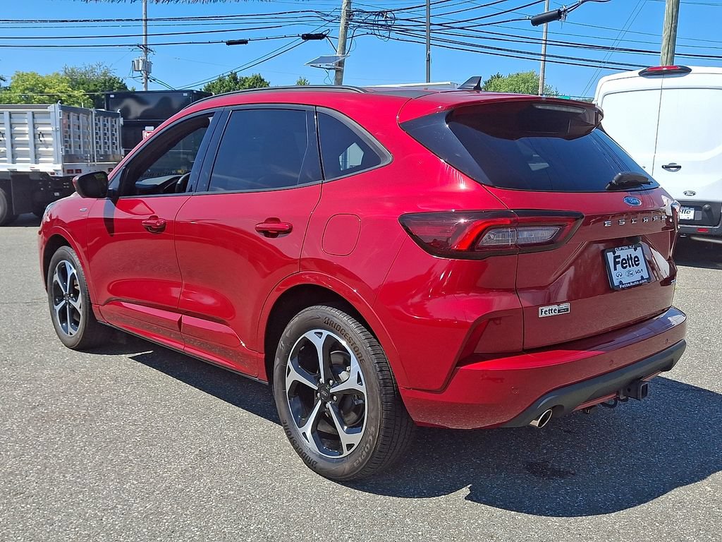 Used 2023 Ford Escape ST-Line Select w/ Tech Pack #2 AWD/4WD image 6