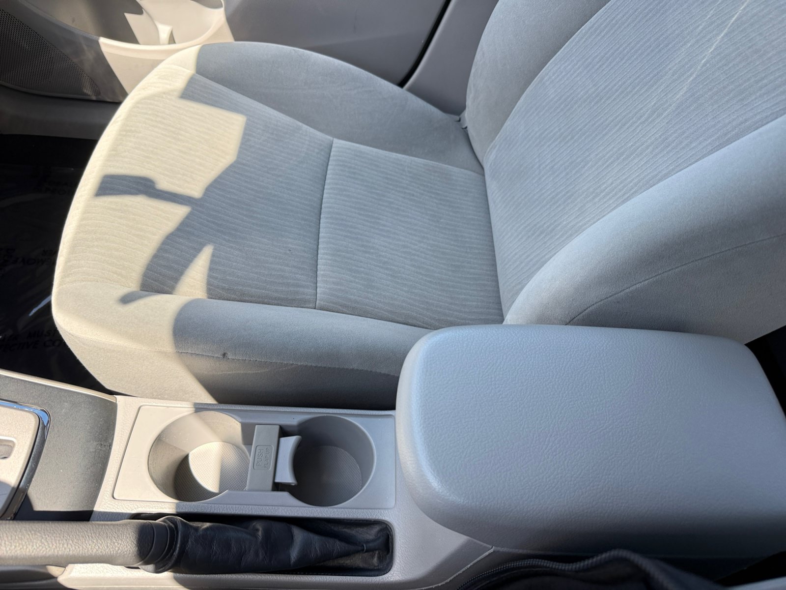 Used 2010 Toyota Corolla LE FWD image 14