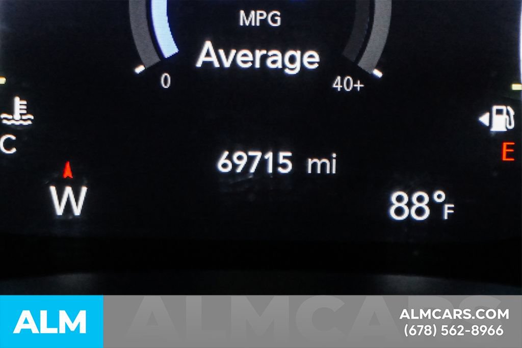 Used 2023 Chrysler Pacifica Touring-L FWD image 48