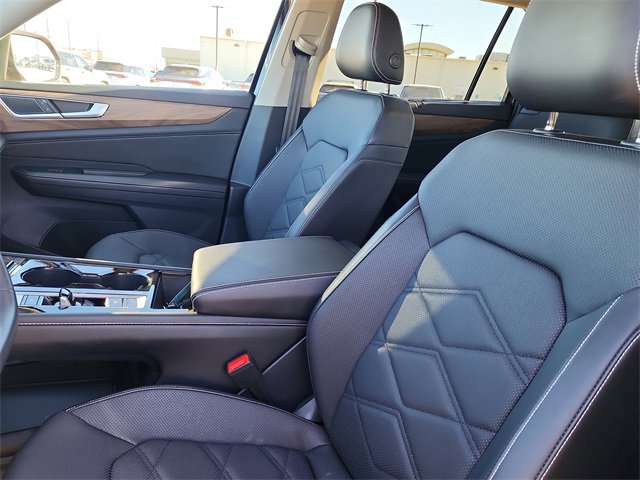 Certified 2024 Volkswagen Atlas SE image 12