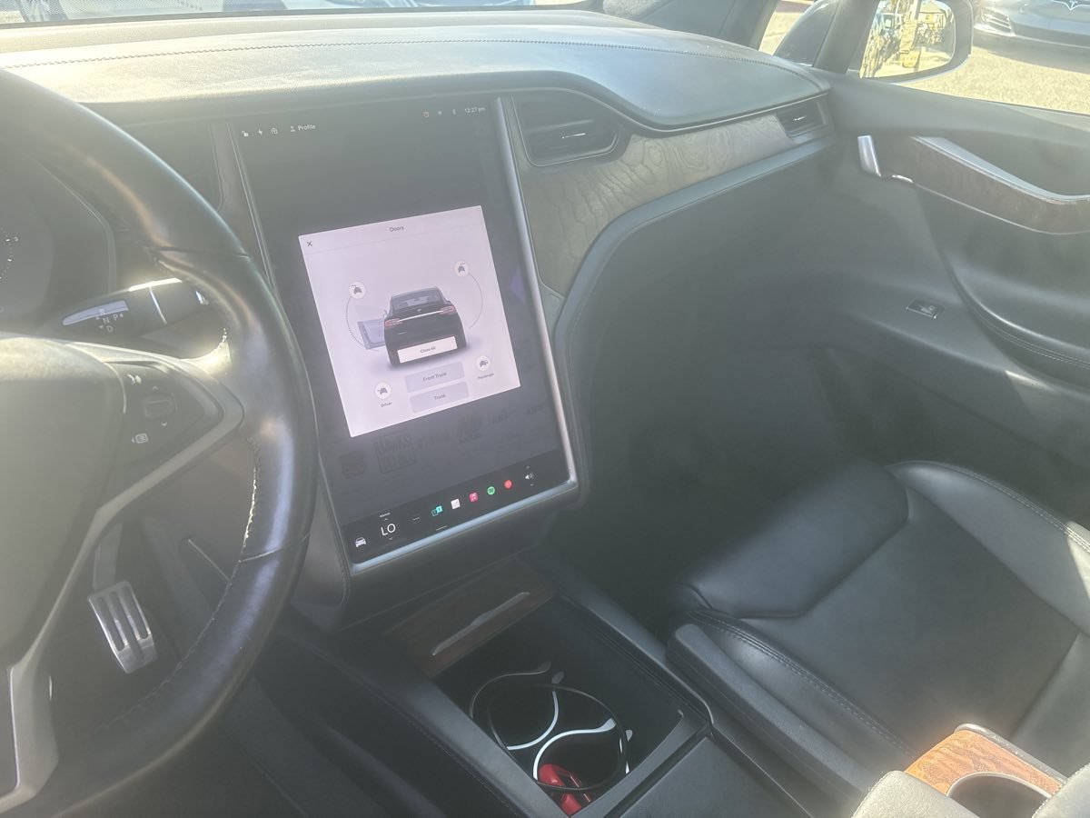 Used 2018 Tesla Model X 75D image 15