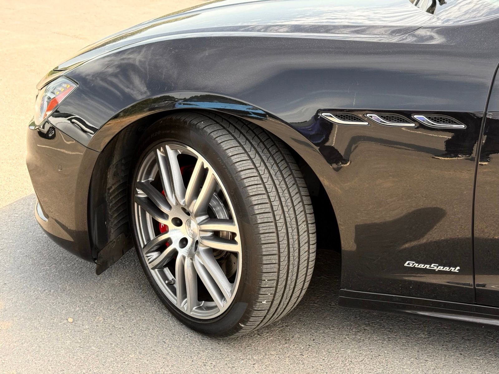 Used 2018 Maserati Ghibli S GranSport Q4 AWD/4WD image 5