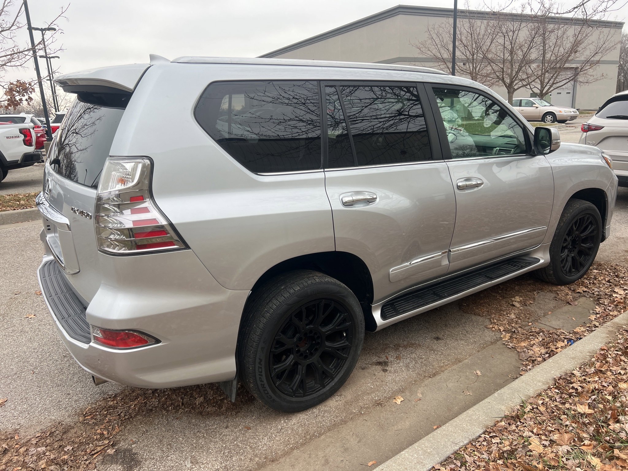 Used 2018 Lexus GX 460 Premium w/ Premium Package image 5