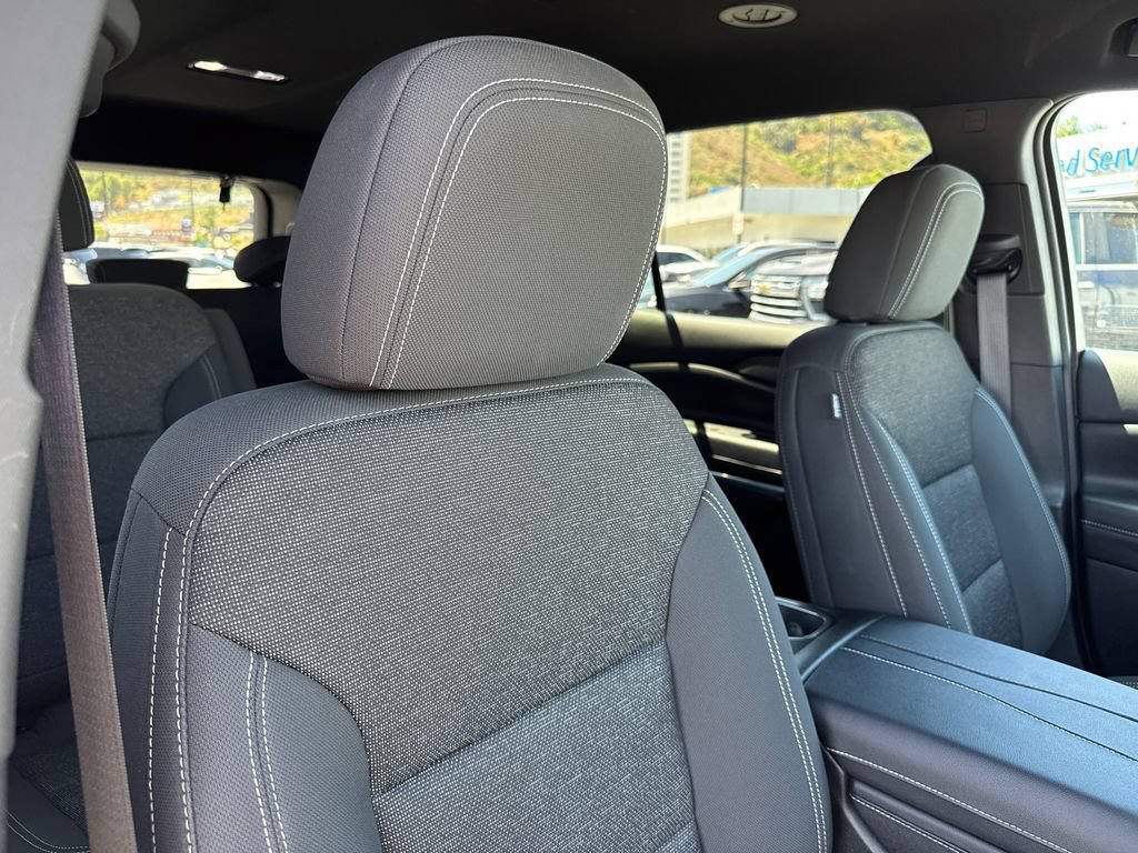 Used 2025 Chevrolet Traverse LT w/ Enhanced Driving Package FWD image 15
