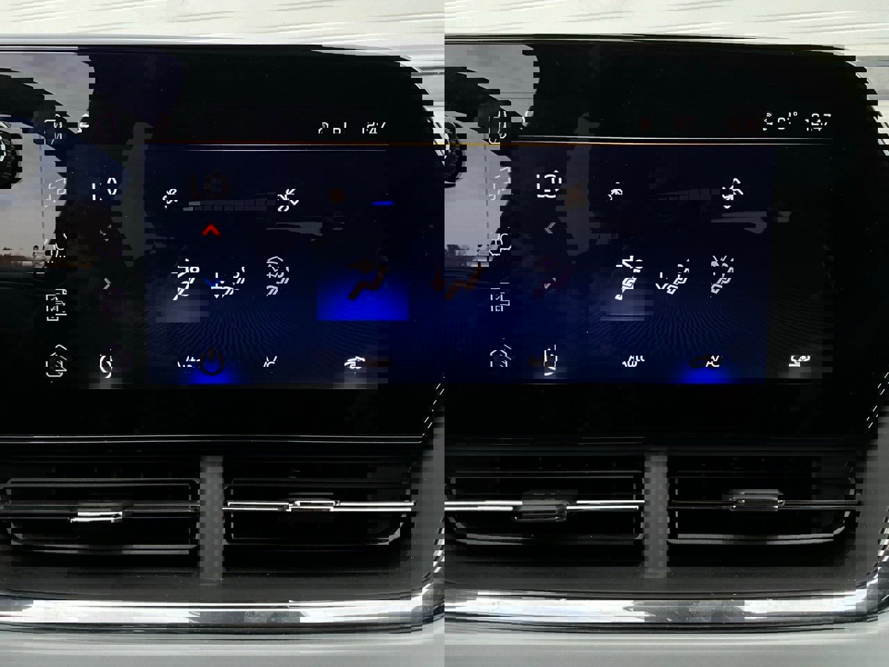 Used 2025 Chevrolet Trax LT image 28