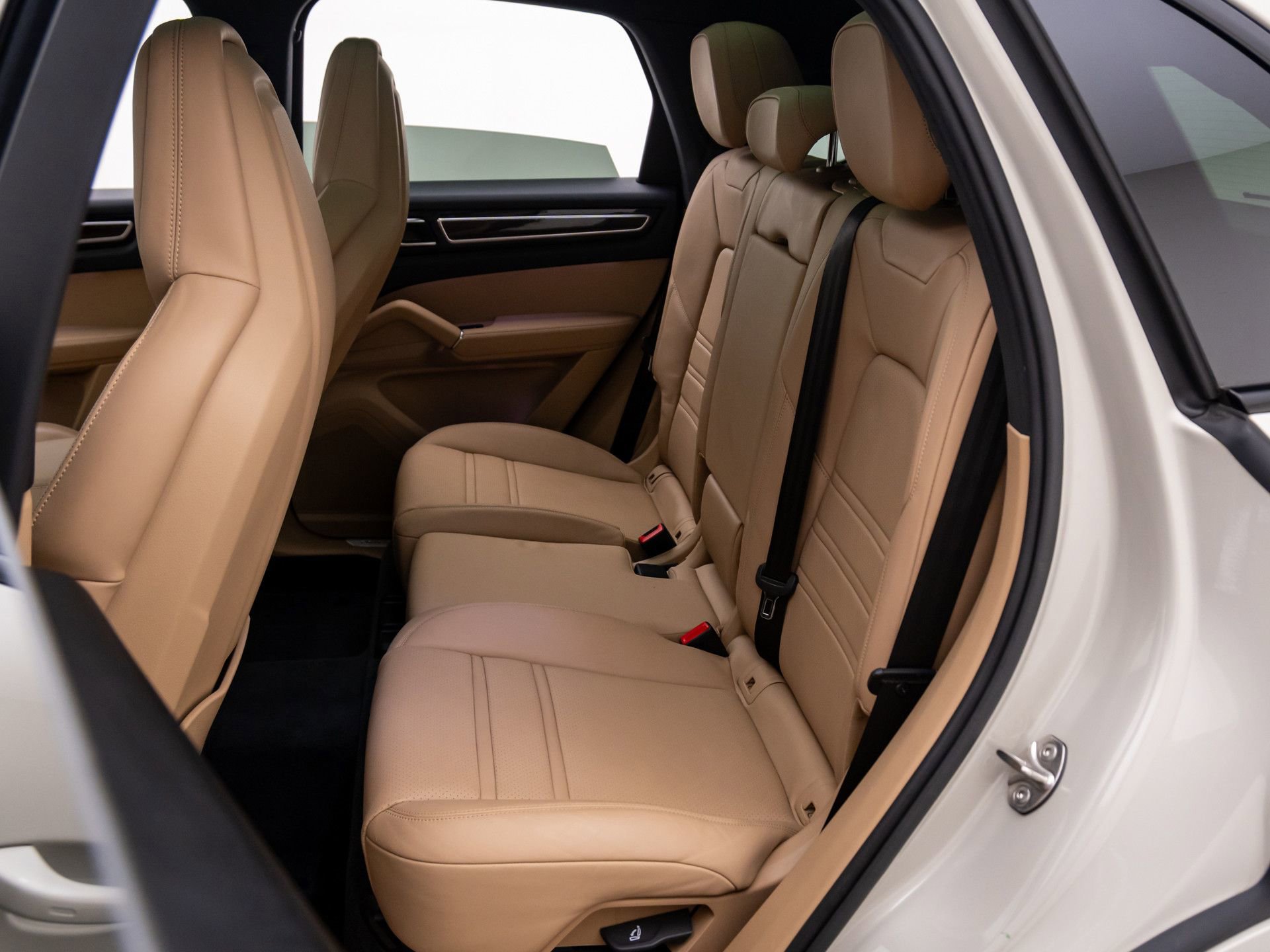 Certified 2023 Porsche Cayenne image 17