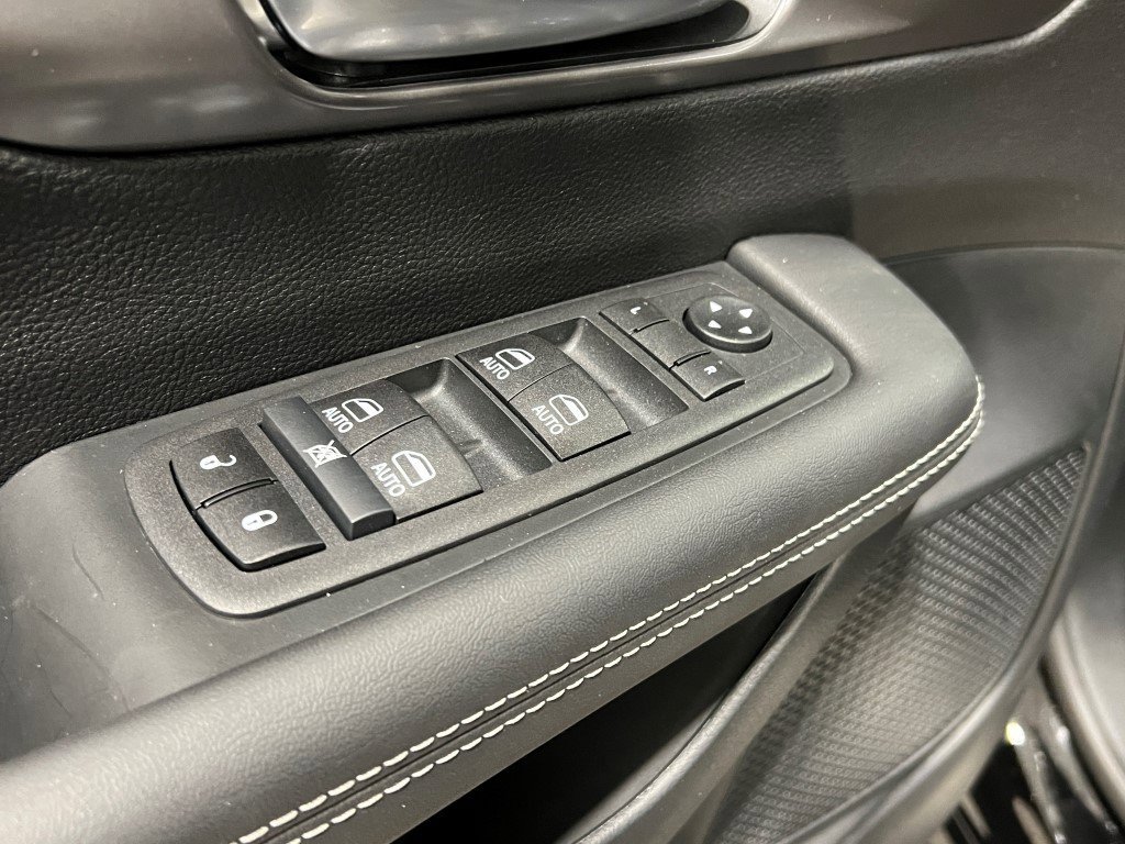 New 2026 Chrysler Voyager LX image 11