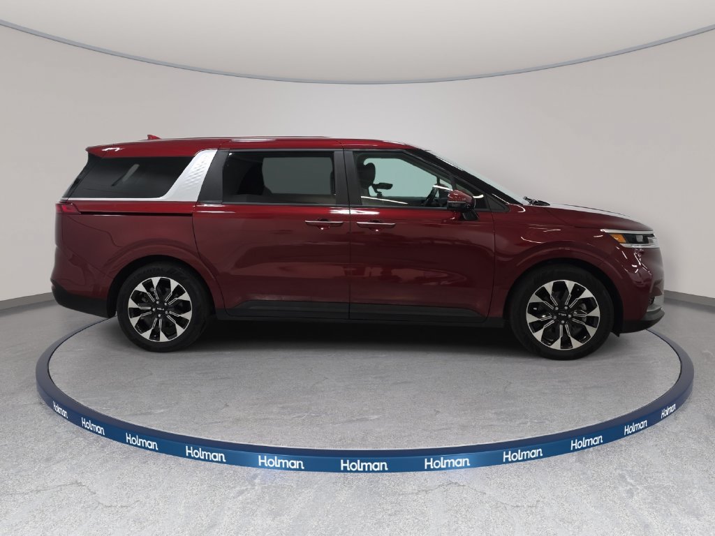 Used 2024 Kia Carnival EX FWD image 5