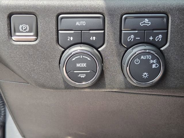 Used 2023 Chevrolet Silverado 1500 LT AWD/4WD image 21