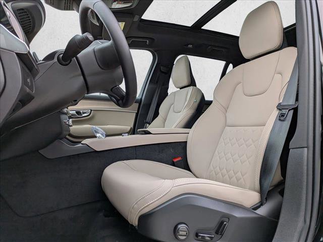 New 2026 Volvo XC90 B5 Plus w/ Protection Package image 4