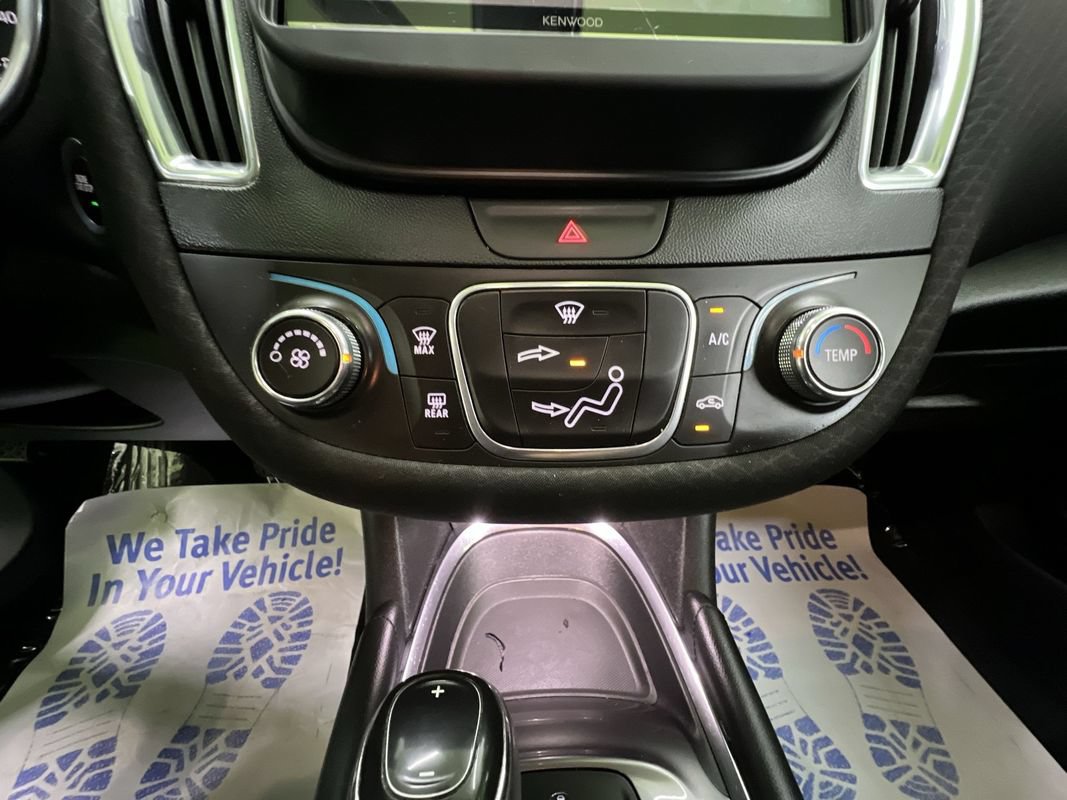 Used 2018 Chevrolet Malibu LT FWD image 23