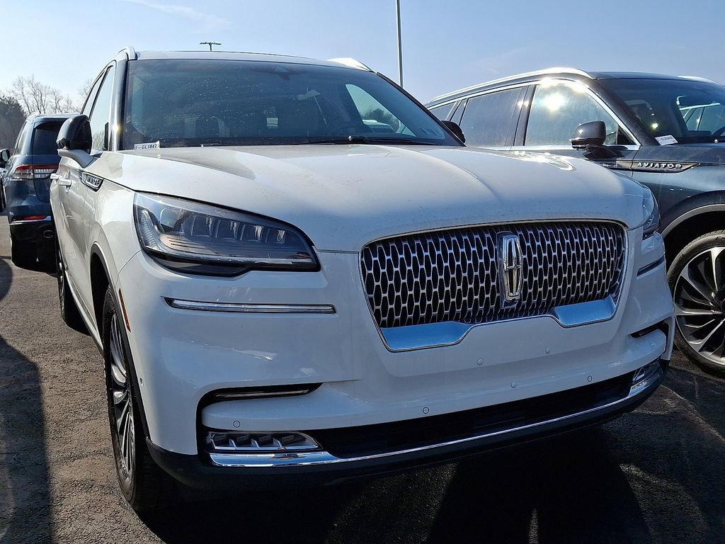Used 2020 Lincoln Aviator Reserve w/ Equipment Group 201A image 3