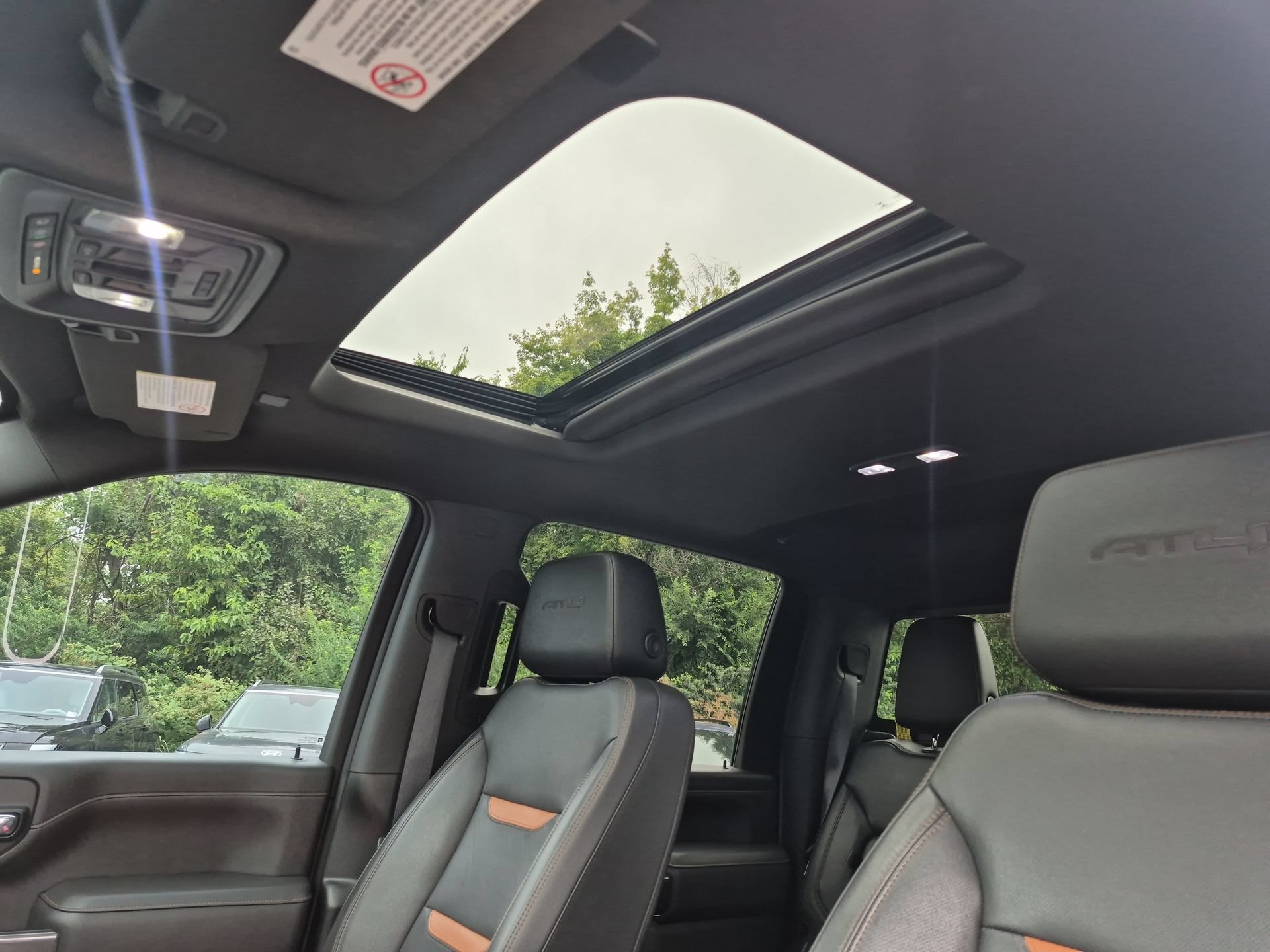 Certified 2022 GMC Sierra 3500 AT4 w/ AT4 Premium Plus Package AWD/4WD image 19