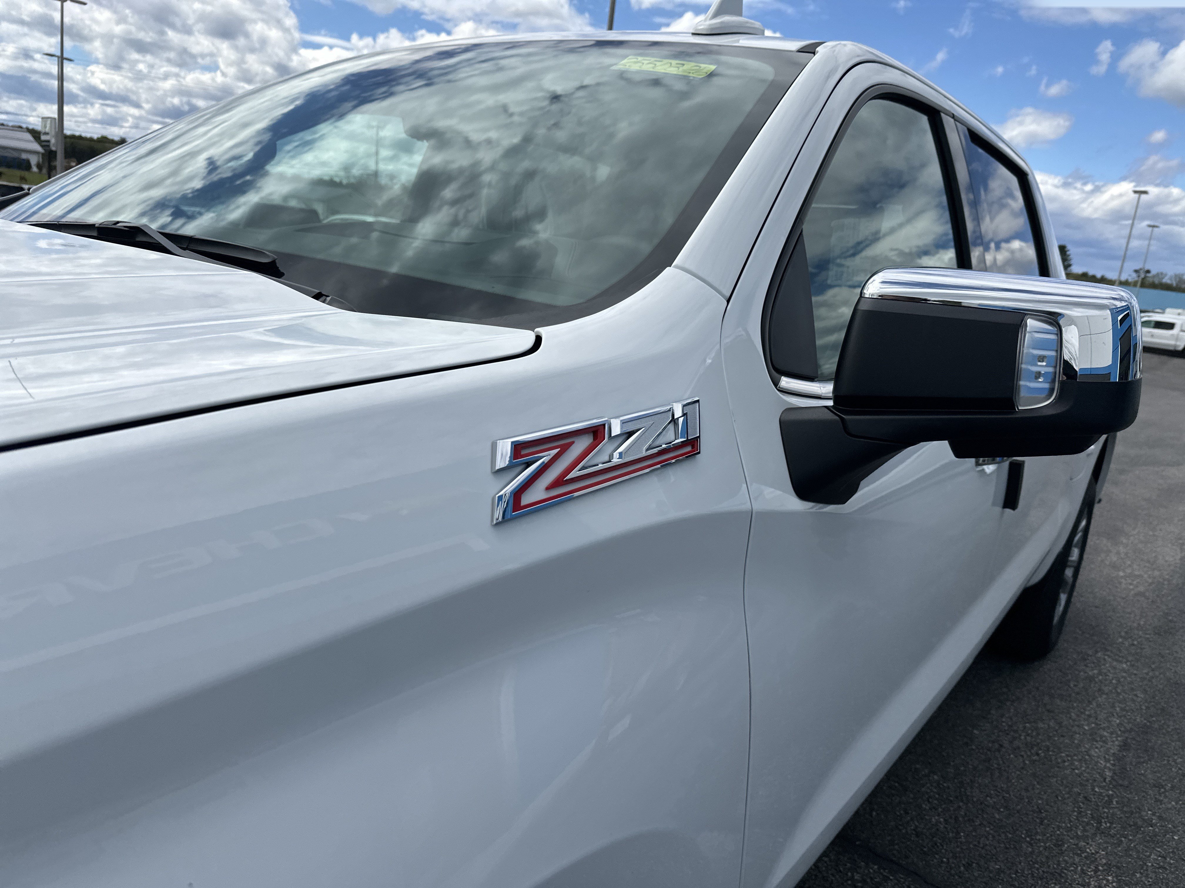 New 2026 Chevrolet Silverado 1500 LTZ w/ LTZ Premium Package AWD/4WD image 4