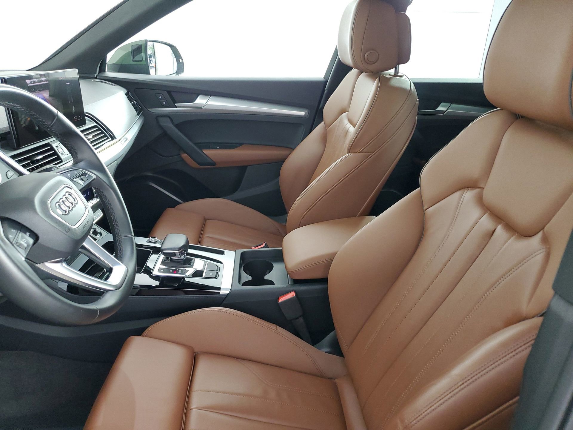 Certified 2025 Audi Q5 2.0T Premium w/ Convenience Plus Package image 24