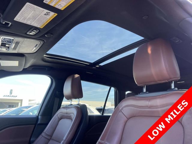 Used 2025 Lincoln Aviator Reserve w/ Illumination Package image 8