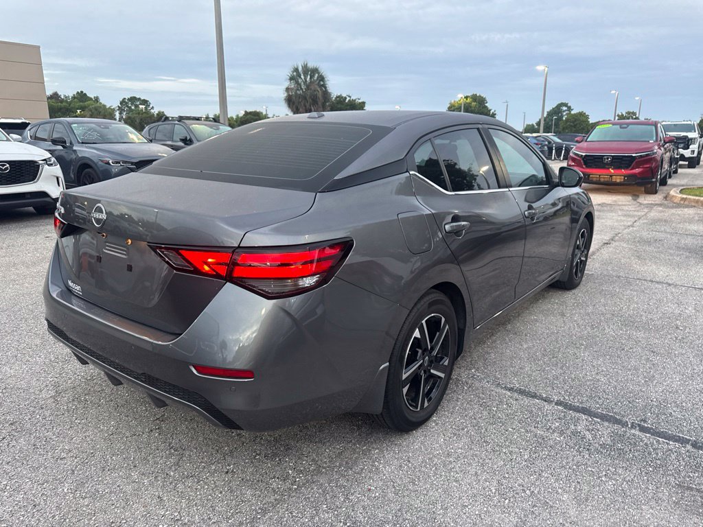 Used 2025 Nissan Sentra SV FWD image 2