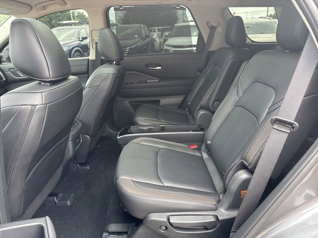 Used 2025 Nissan Pathfinder SL w/ SL Premium Package FWD image 24