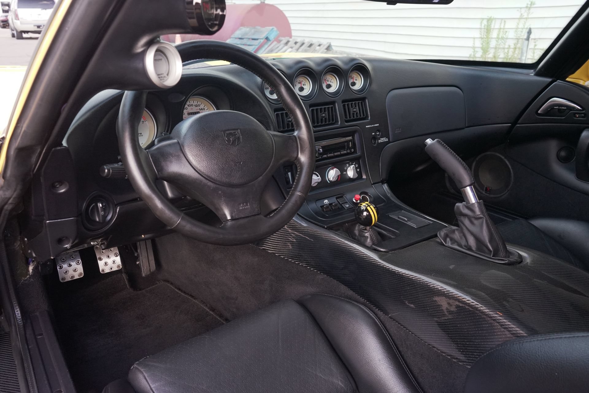 Used 2001 Dodge Viper GTS RWD image 2