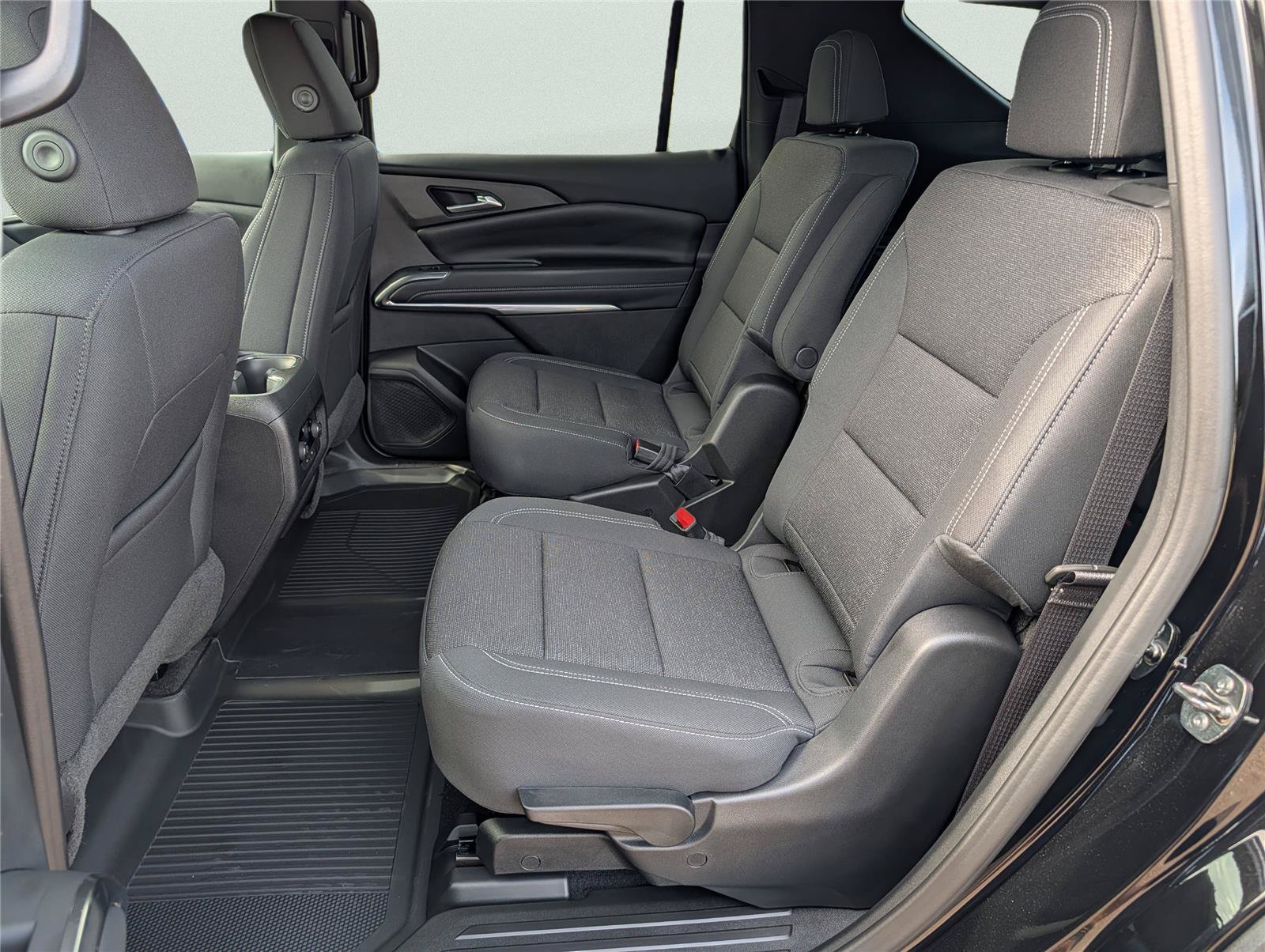 New 2026 Chevrolet Traverse LT w/ LPO, Floor Liner Package FWD image 17