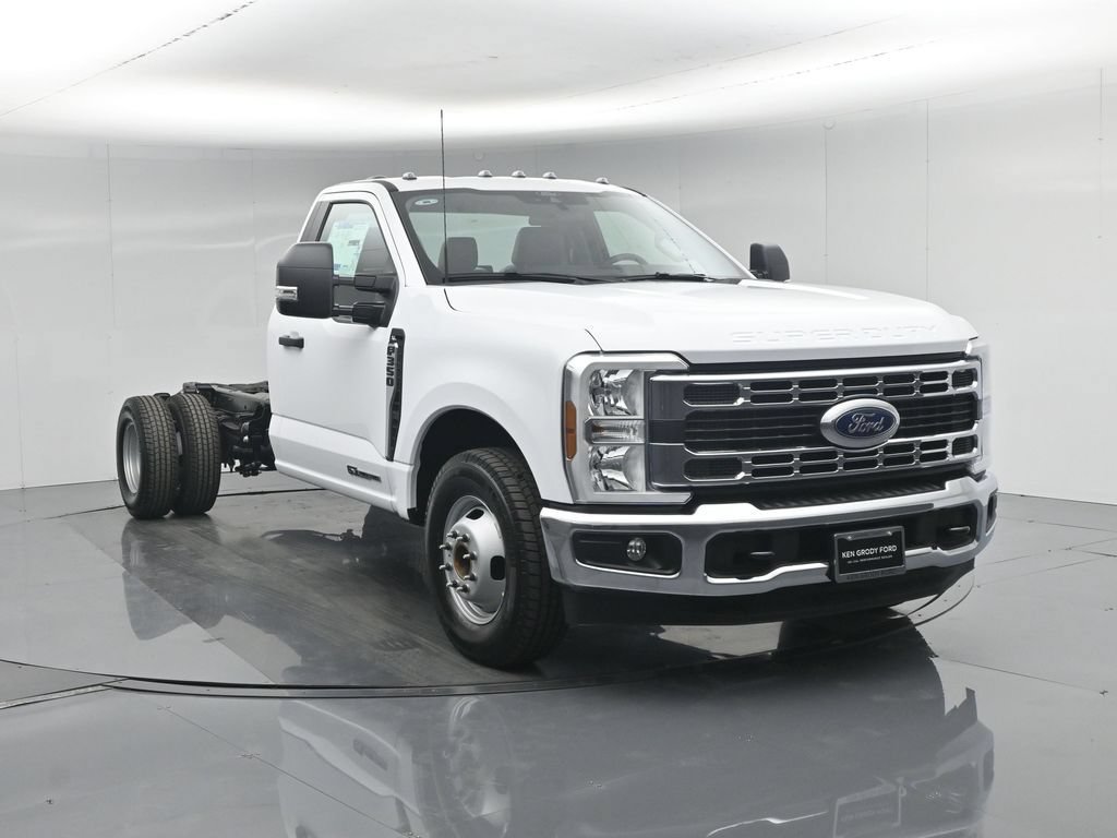 New 2026 Ford F350 XL w/ XL Chrome Package RWD image 48