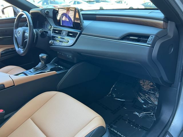 Used 2025 Lexus ES 300h w/ Premium Package FWD image 47