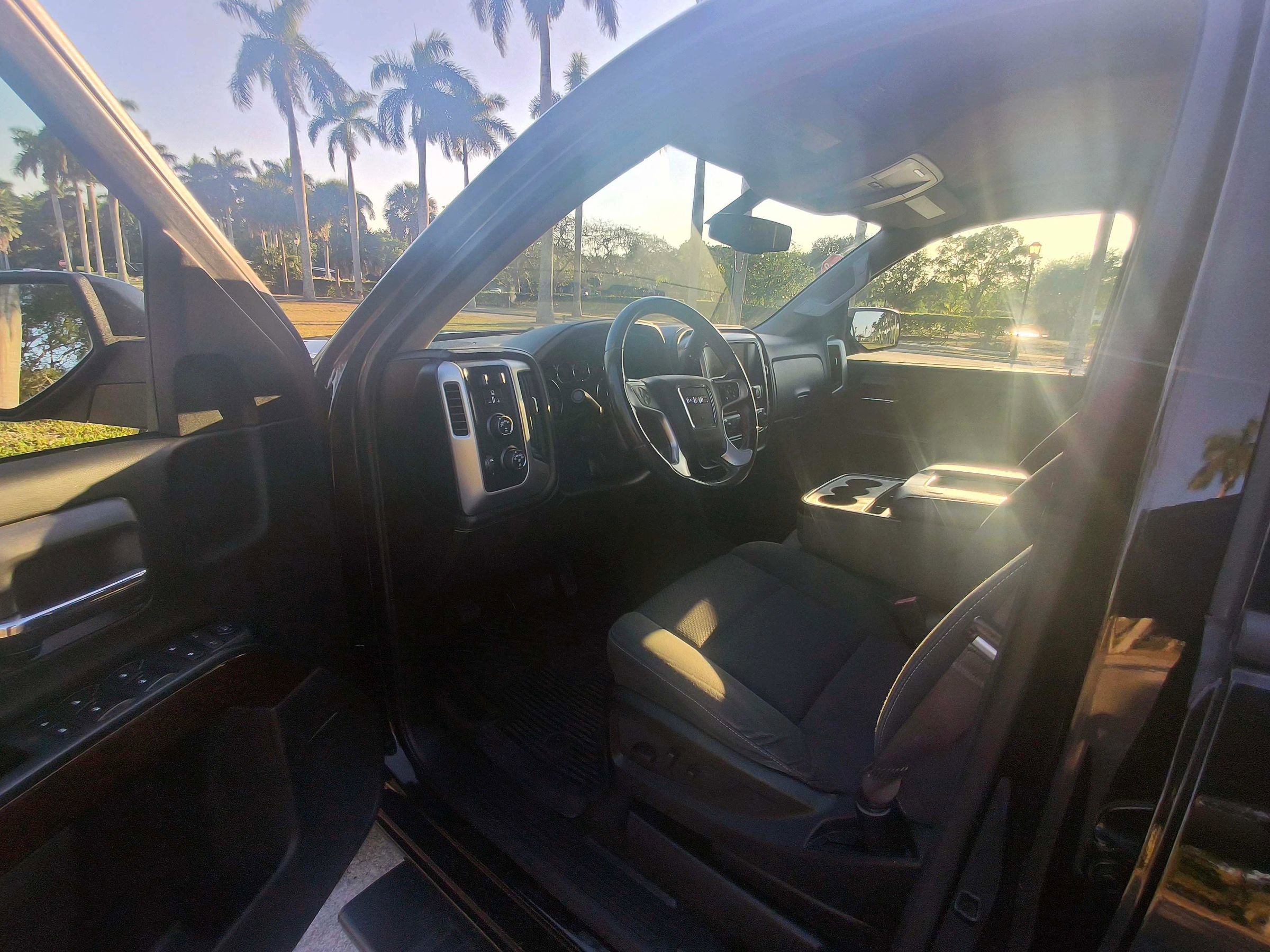 Used 2017 GMC Sierra 1500 SLE w/ SLE Value Package AWD/4WD image 18
