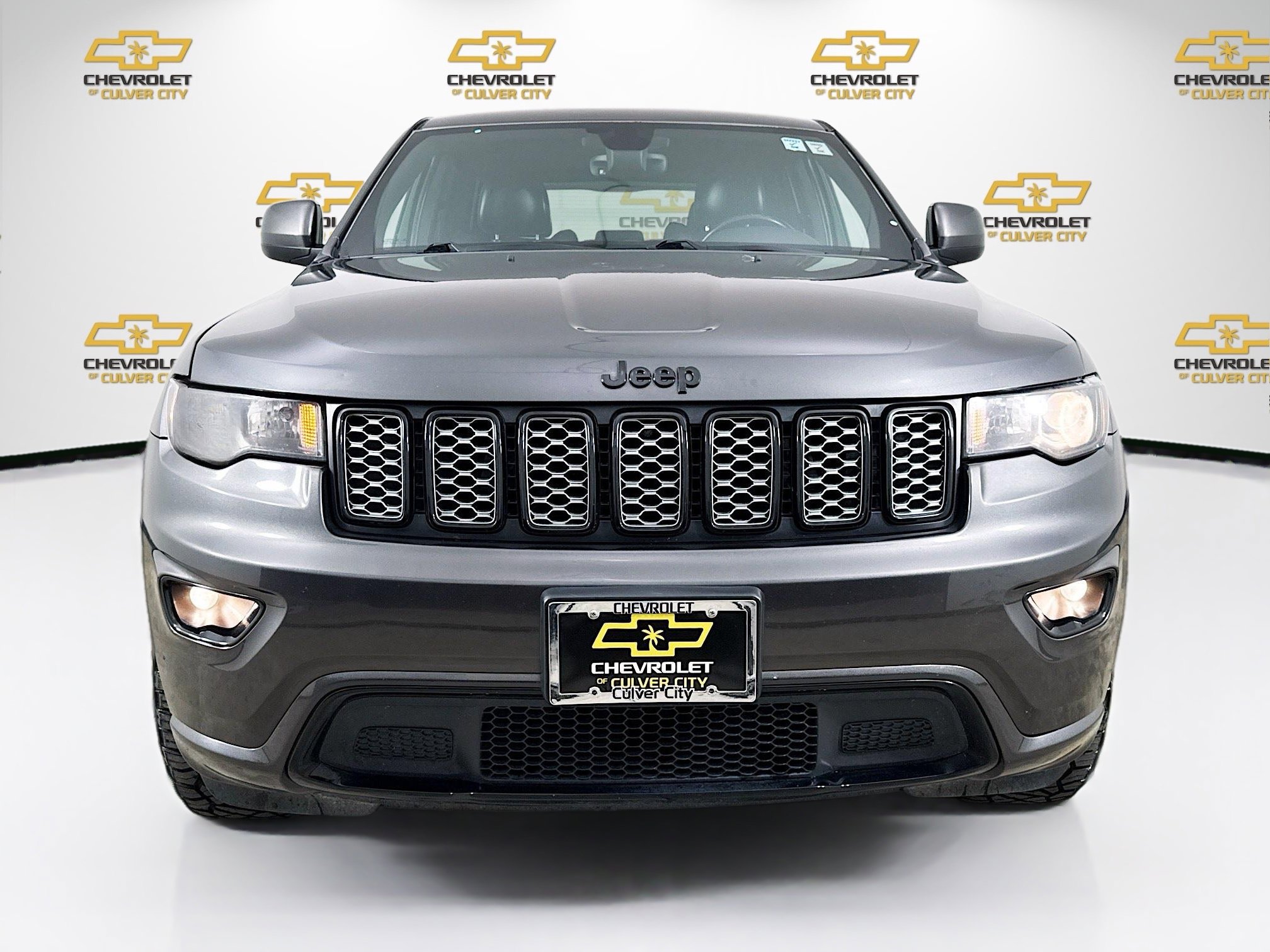 Used 2018 Jeep Grand Cherokee Altitude AWD/4WD image 2