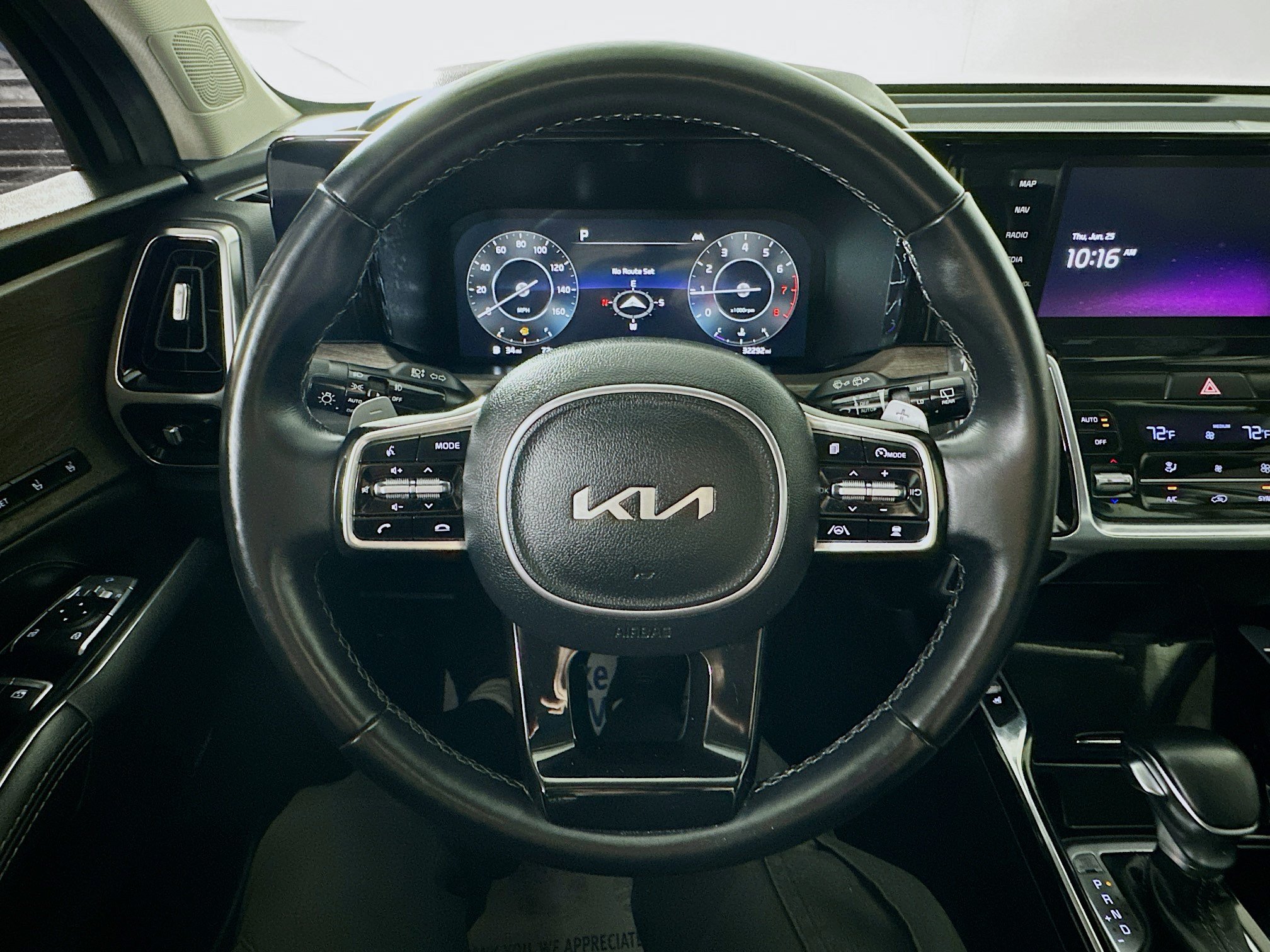 Used 2023 Kia Sorento SX AWD/4WD image 11