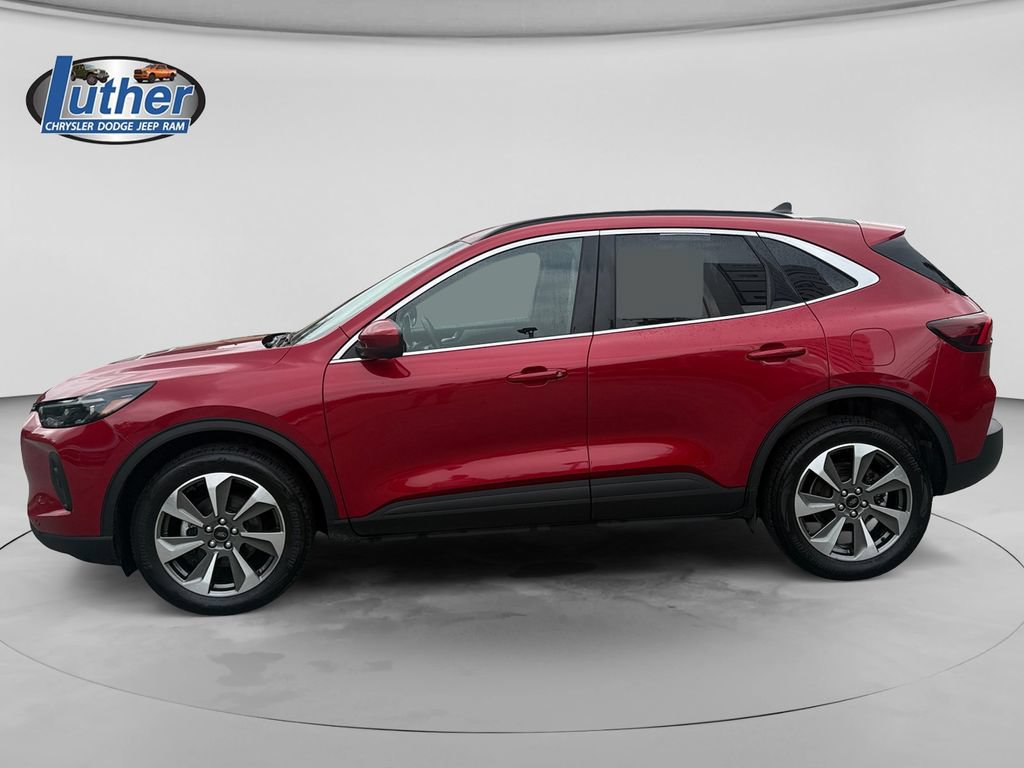 Used 2024 Ford Escape Platinum AWD/4WD image 2