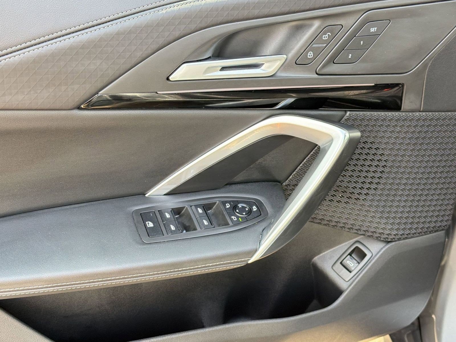 Certified 2025 BMW X2 xDrive28i image 13