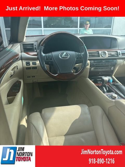 Used 2013 Lexus LS 460 L w/ Ultra Luxury Pkg AWD/4WD image 8