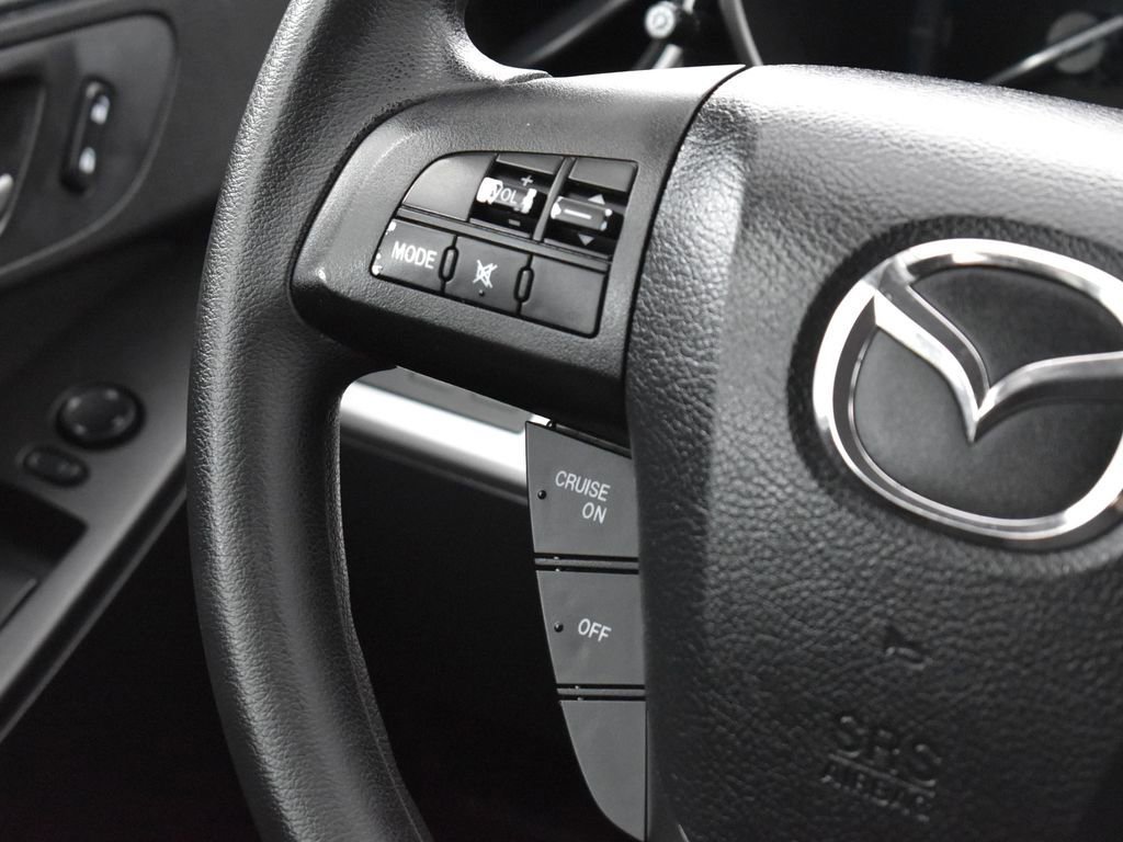 Used 2013 MAZDA MAZDA3 i Sport image 19