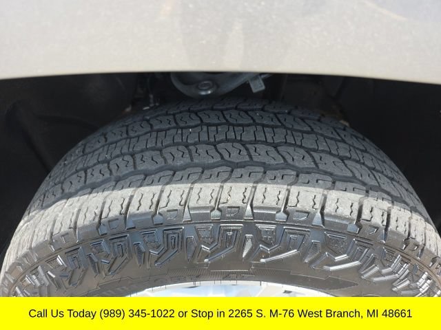 Used 2023 Chevrolet Silverado 1500 LT AWD/4WD image 7