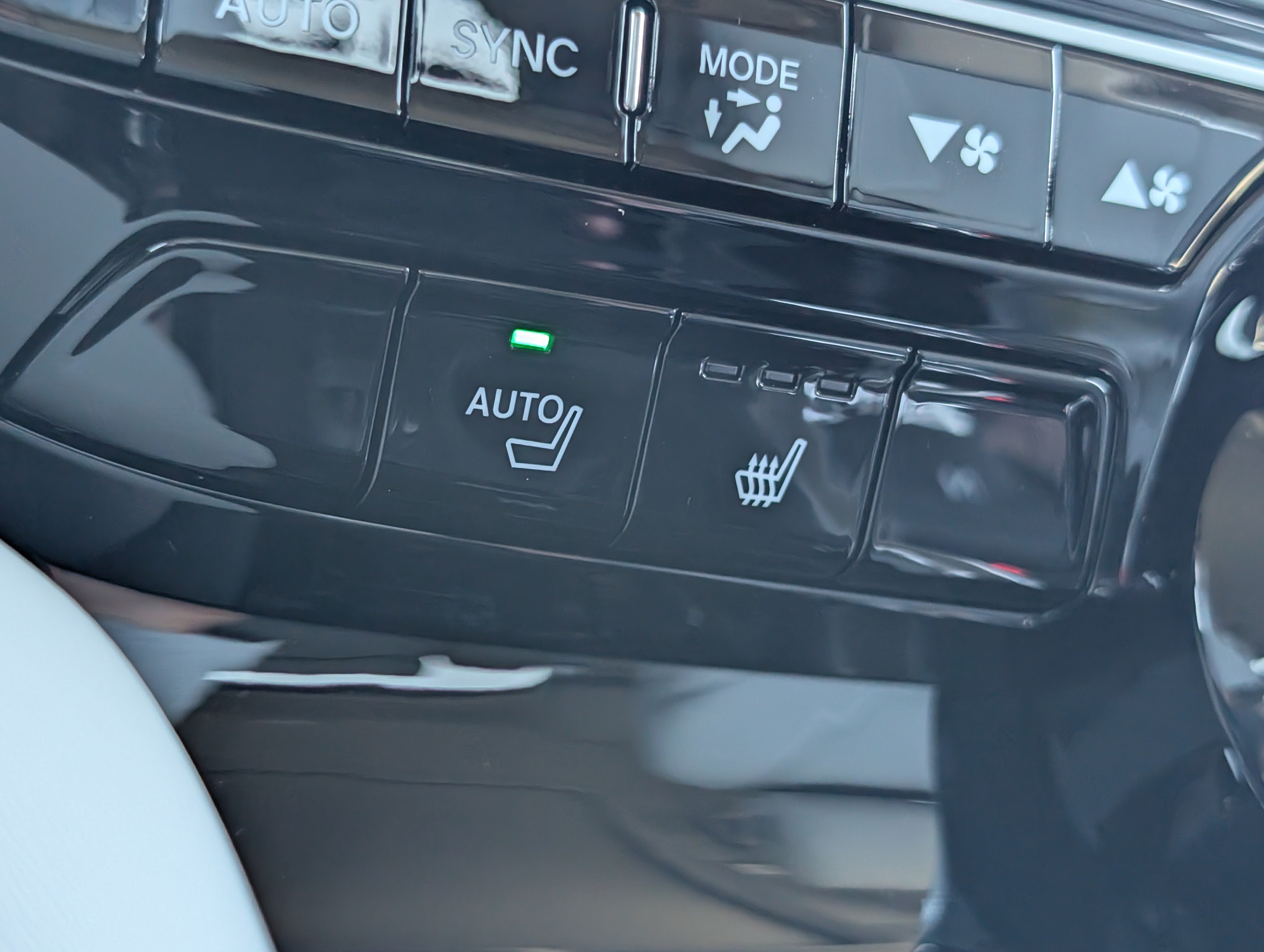 Certified 2025 Acura MDX w/ Technology Package FWD image 20