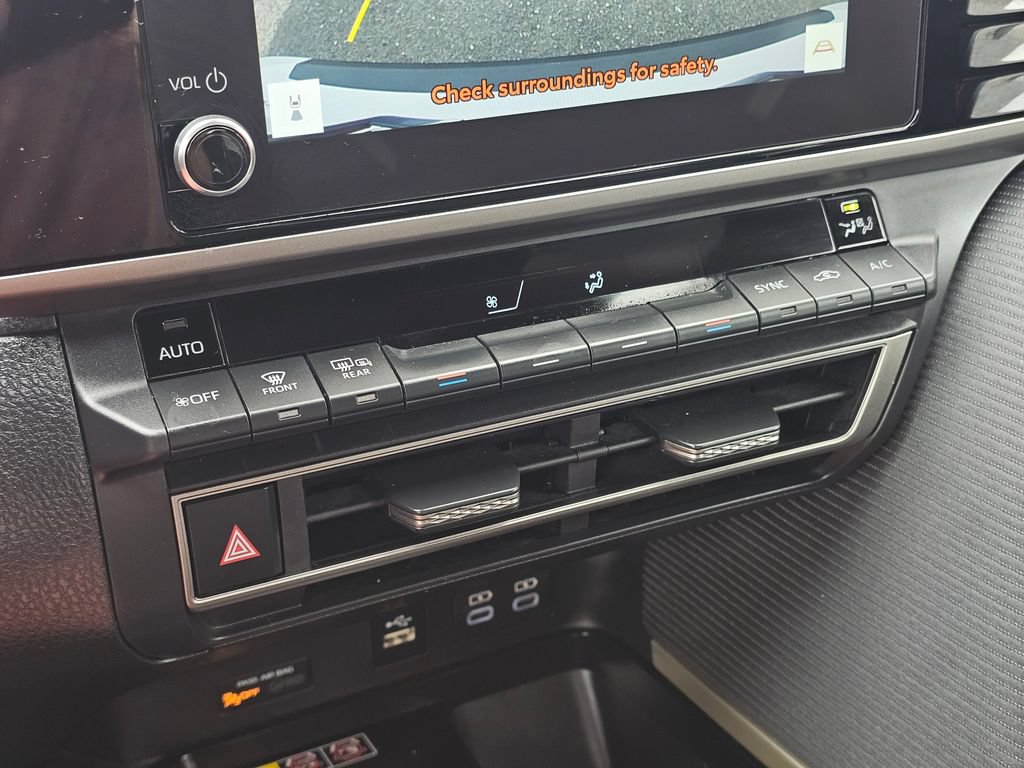 Used 2025 Toyota Camry SE FWD image 29