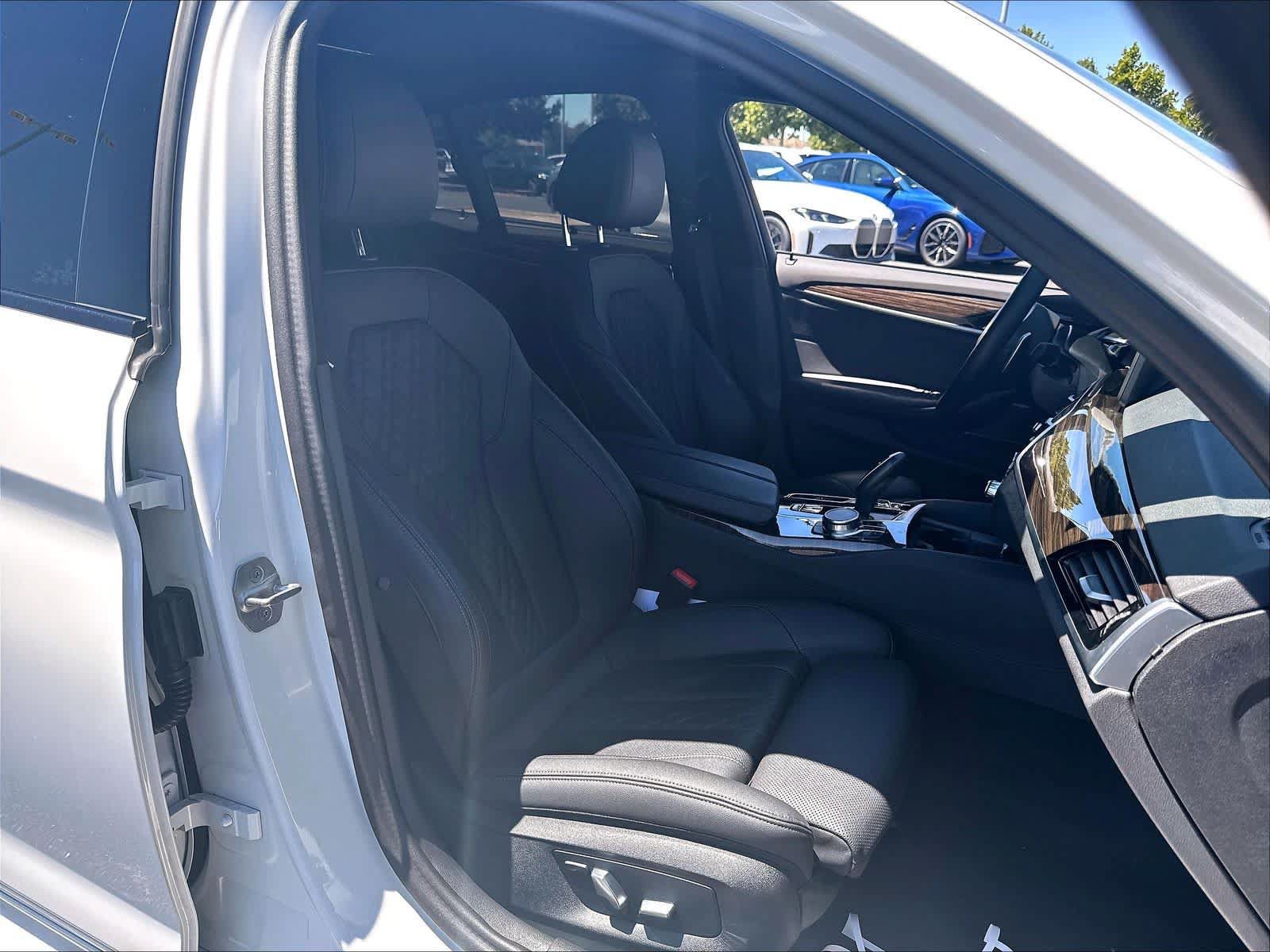 Certified 2023 BMW 540i w/ M Sport Package RWD image 31