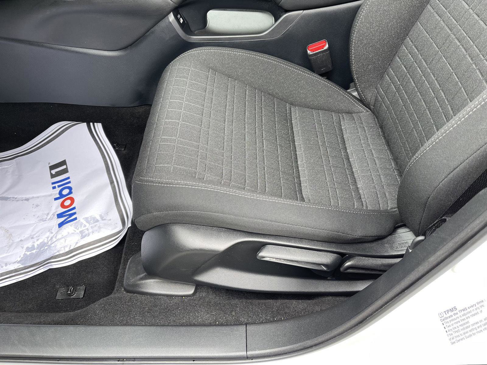 Used 2023 Honda HR-V LX image 3