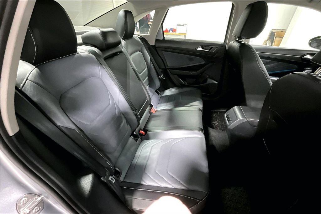Used 2025 Volkswagen Jetta SEL image 36