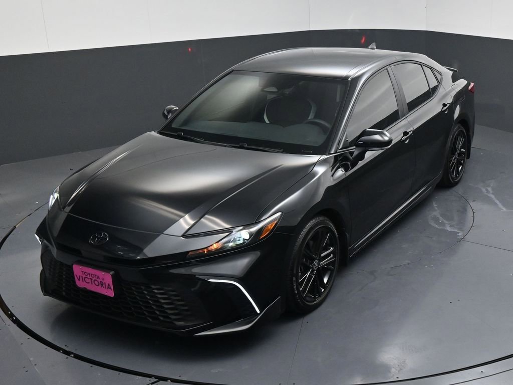 Used 2025 Toyota Camry SE image 16