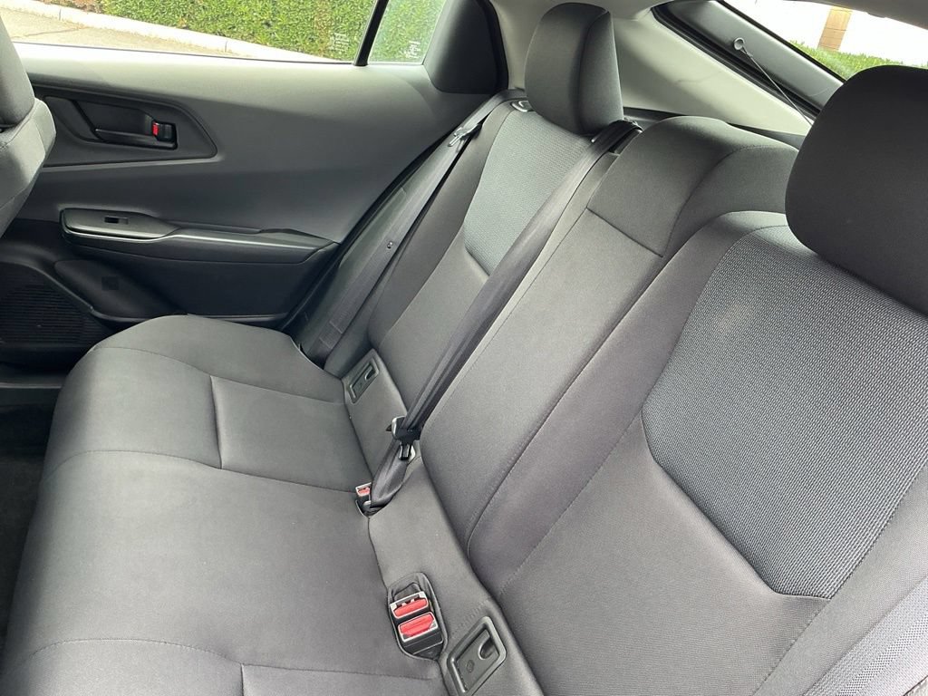 Used 2025 Toyota Prius LE FWD image 19