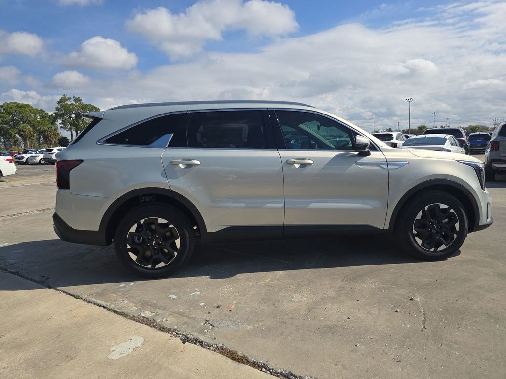 New 2026 Kia Sorento S image 9