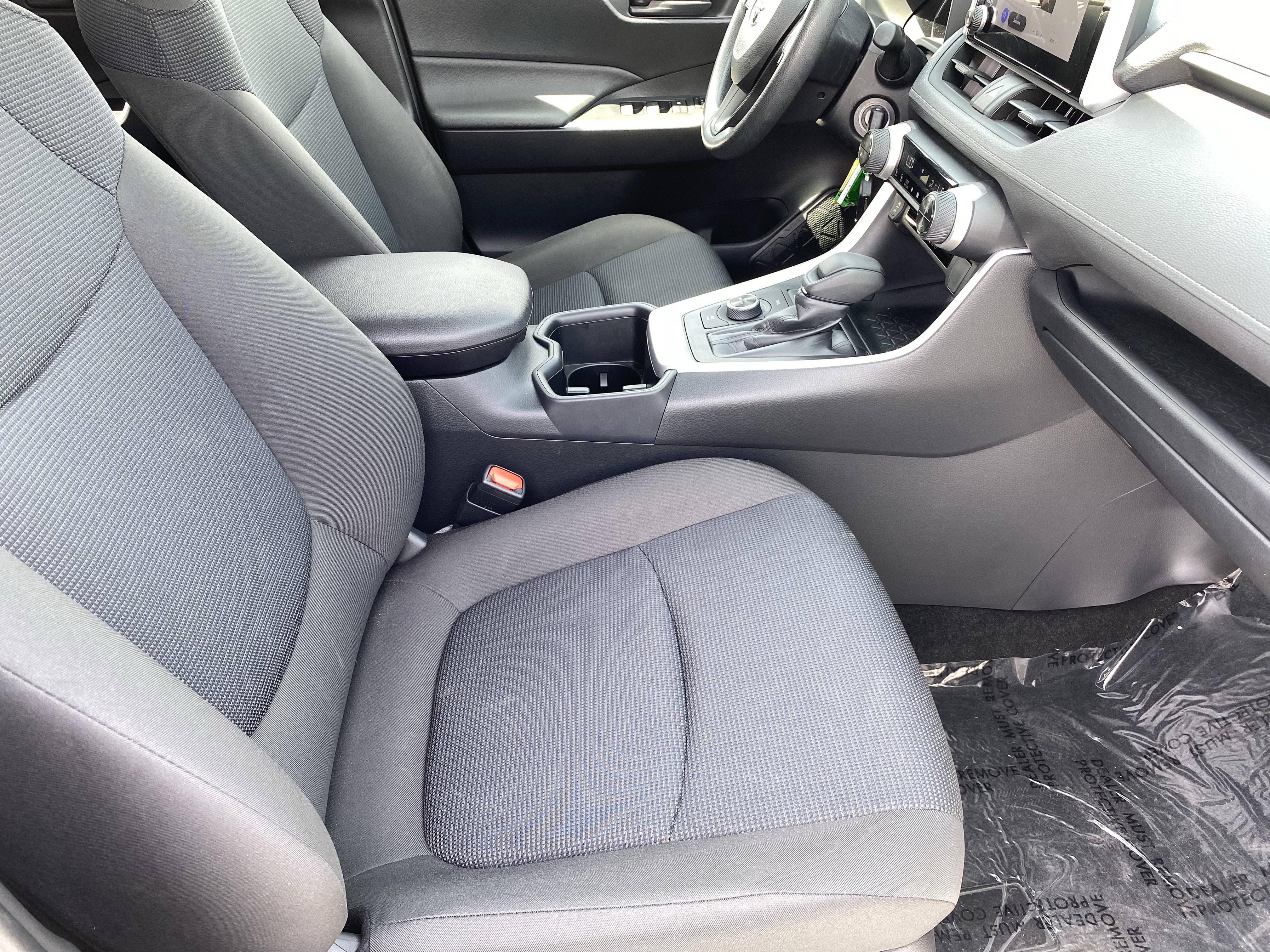 Used 2023 Toyota RAV4 LE AWD/4WD image 11