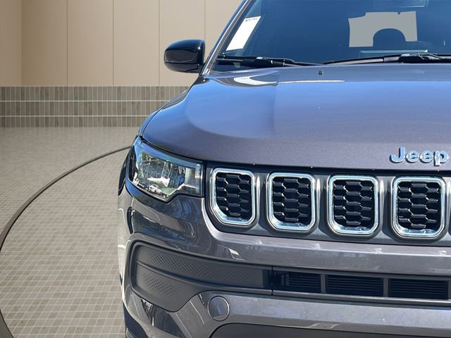 Used 2024 Jeep Compass Sport image 10